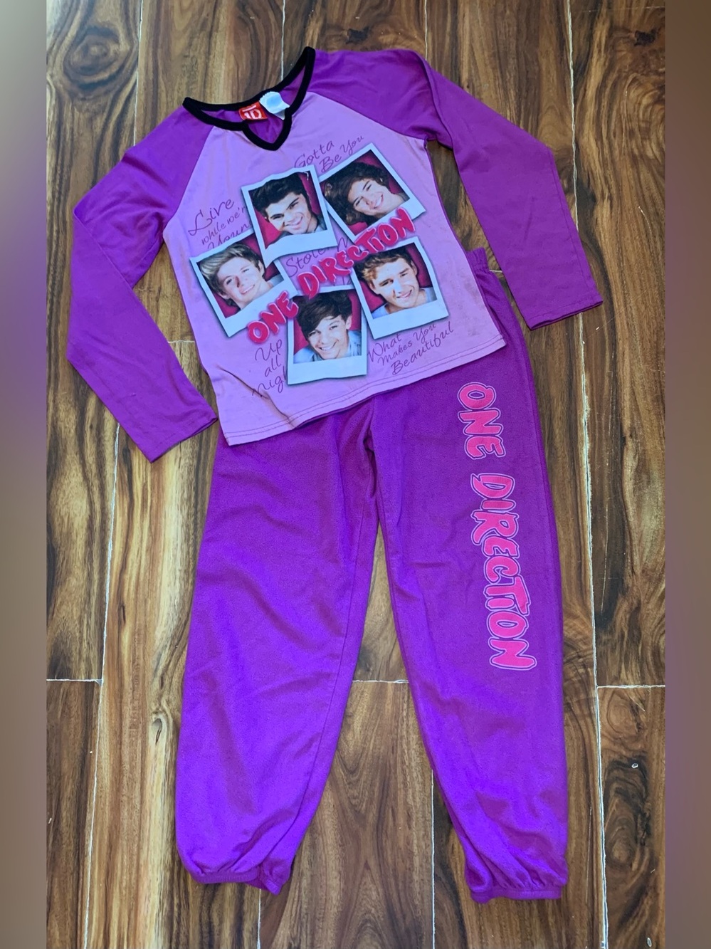 One Direction Vintage Purple Fleece Girls Size 10/12 Pajama Set.           3977N
